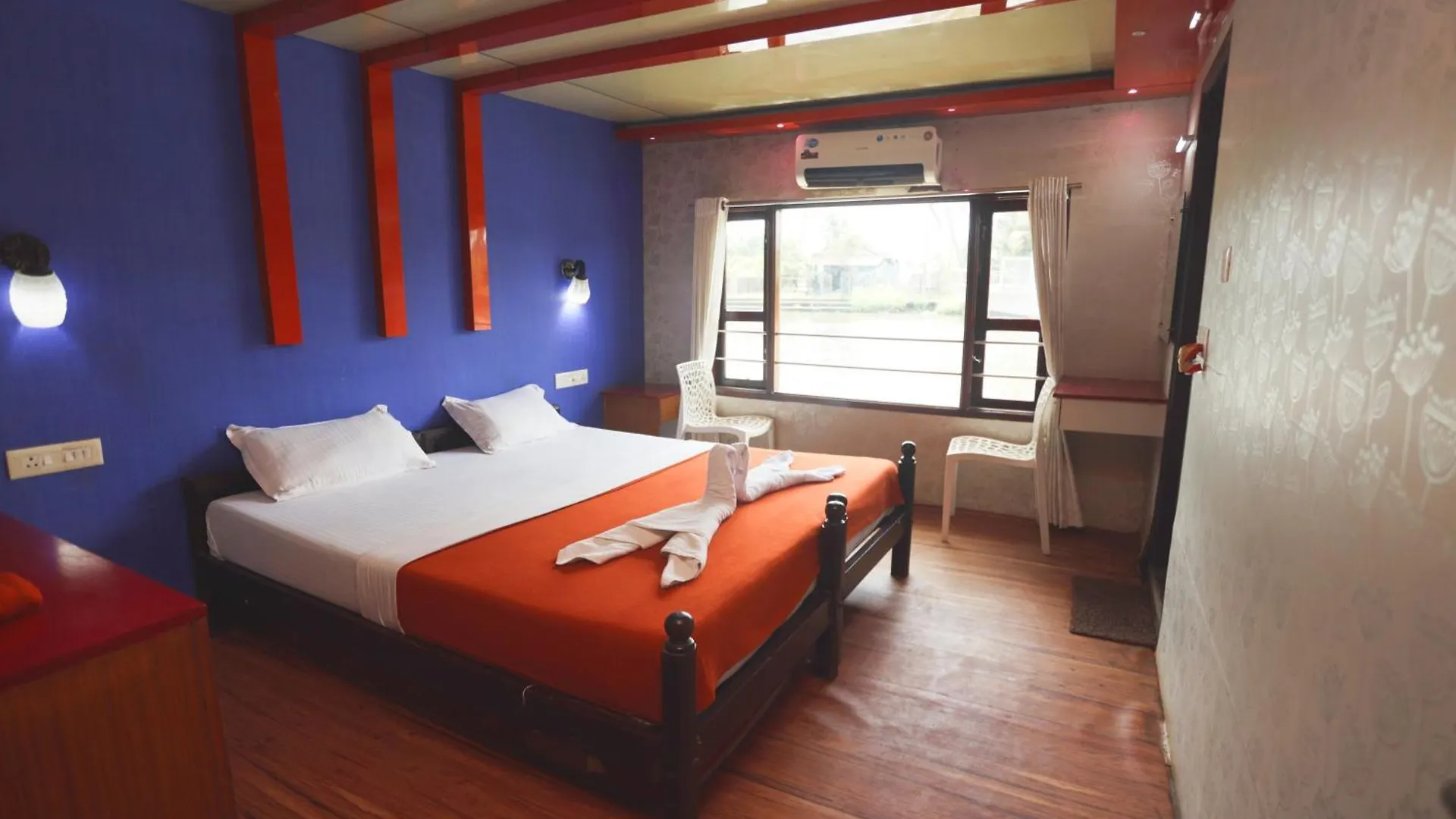 ספינת מלון מלון Alappuzha Jct Houseboat