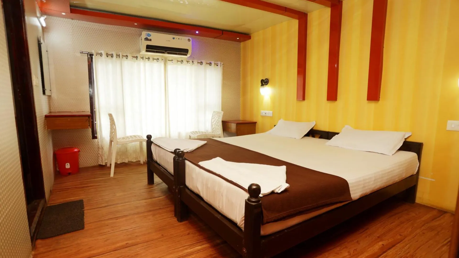 ספינת מלון מלון Alappuzha Jct Houseboat